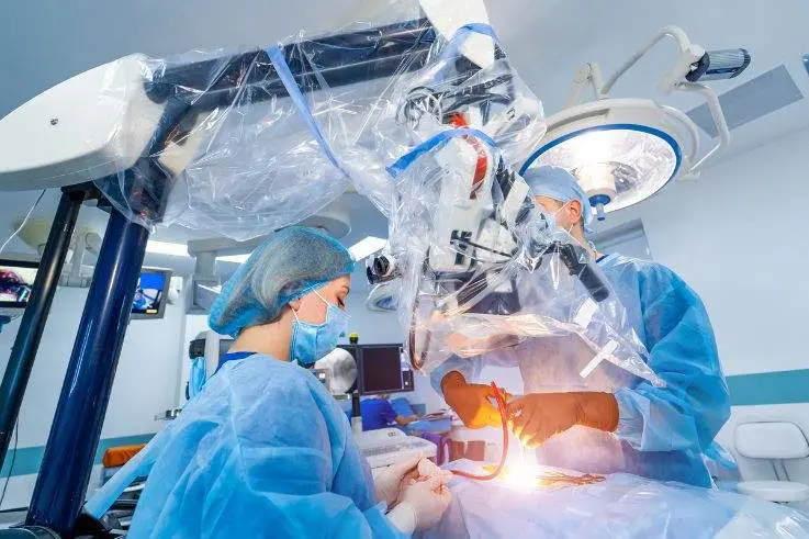 Wie bereite ich mich optimal auf eine roboter-assistierte DaVinci-Operation vor?