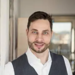 Dr. Valentin Schellhaas